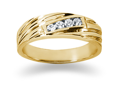 0.12 Carat Women's Diamond Wedding Band in 14K Yellow Gold