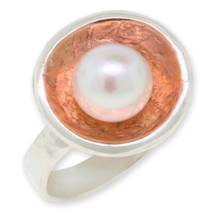 Rose Embedded Pearl Ring
