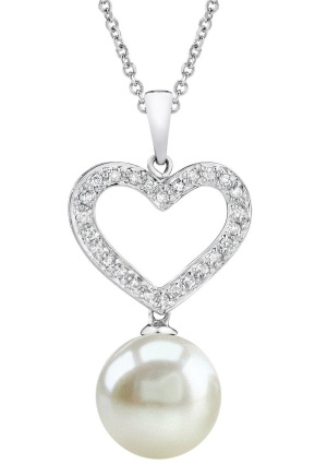 10mm Heart Shaped White Pearl Pendant