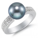 Show Your Love With Tahitian Black Pearls