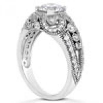 0.89 Carat Vintage Style Engagement Ring 2