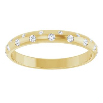 Staggered 1/6 Carat Diamond Wedding Band Ring in 14K Gold 3