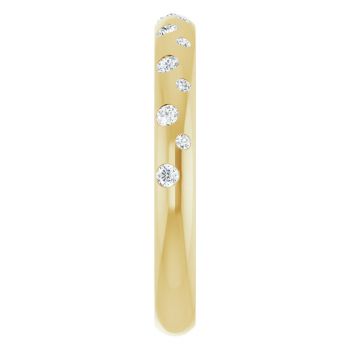 Staggered 1/6 Carat Diamond Wedding Band Ring in 14K Gold 4