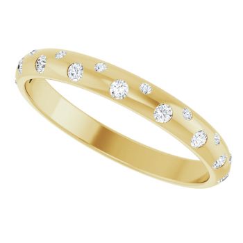 Staggered 1/6 Carat Diamond Wedding Band Ring in 14K Gold 5