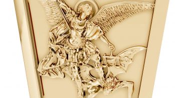 10K St Michael the Archangel Defeating Satan Pendant 4
