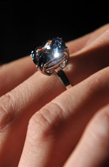 blue-diamond-ring